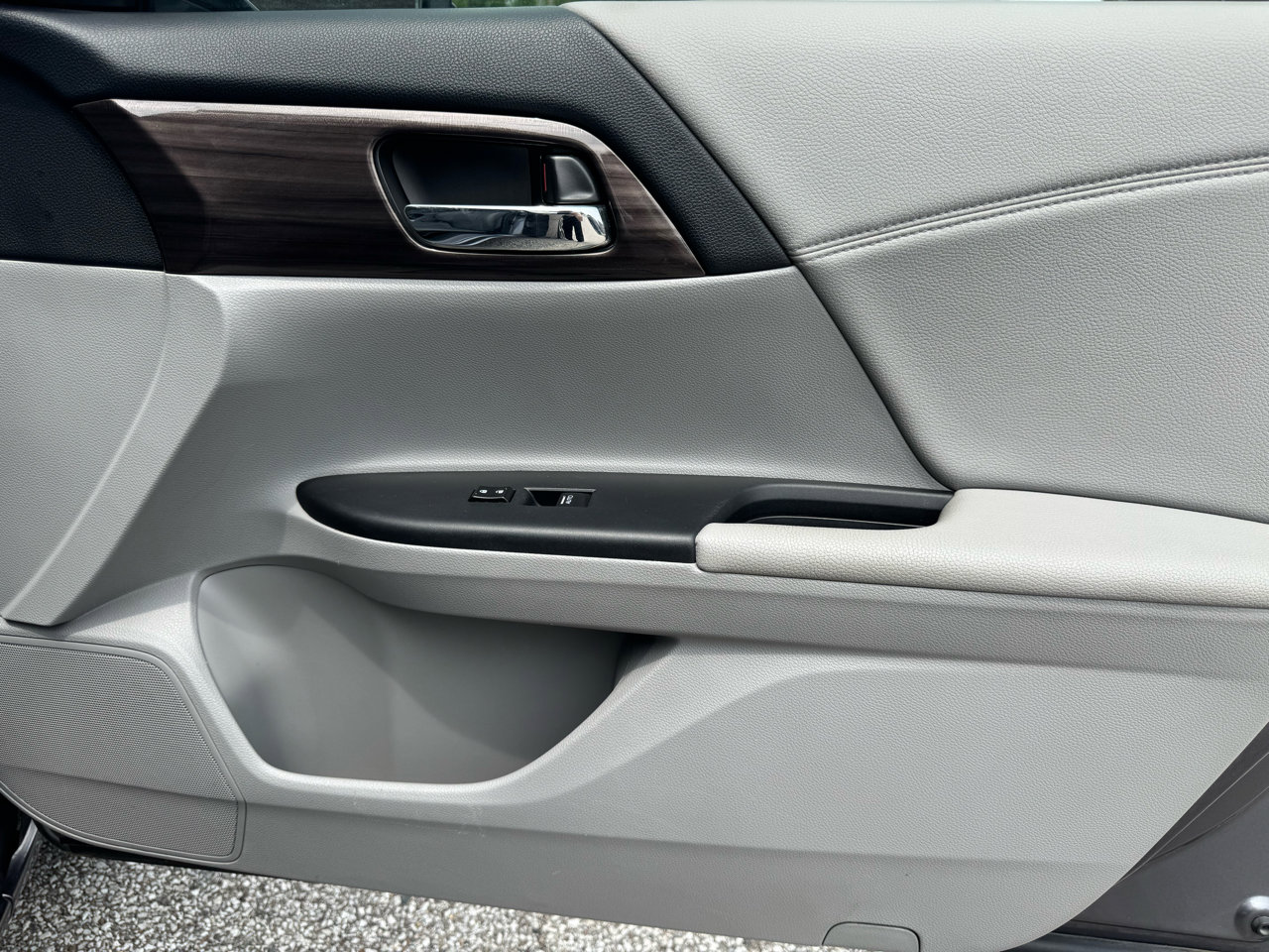 Used 2017 Honda Accord EX-L image 20