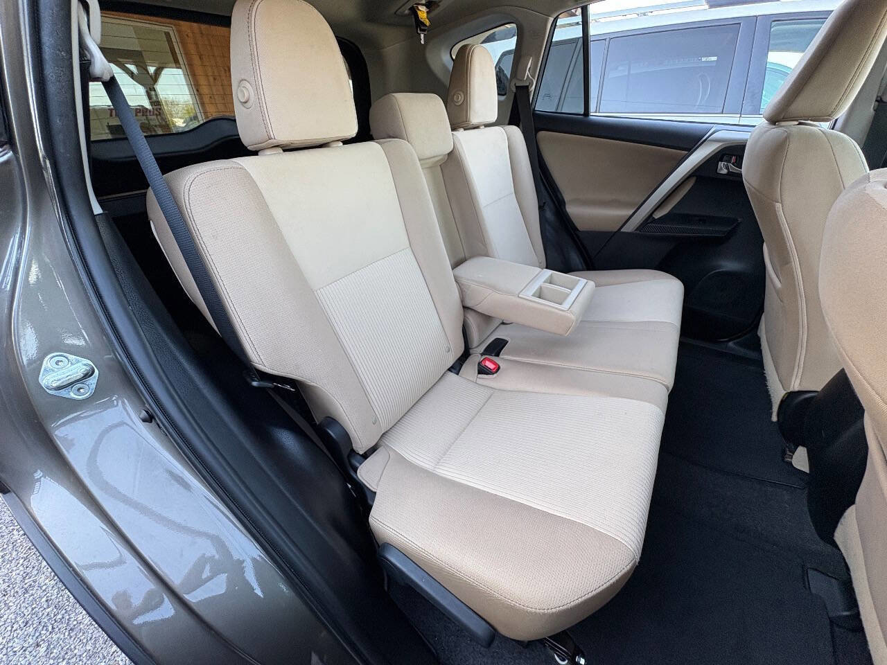 Used 2015 Toyota RAV4 XLE image 27