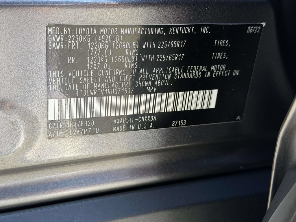 Used 2022 Toyota RAV4 LE AWD/4WD image 17