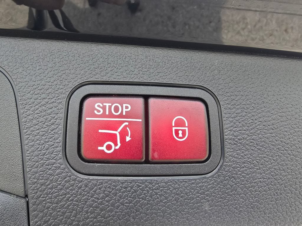 Used 2022 Mercedes-Benz GLC 300 4MATIC image 19