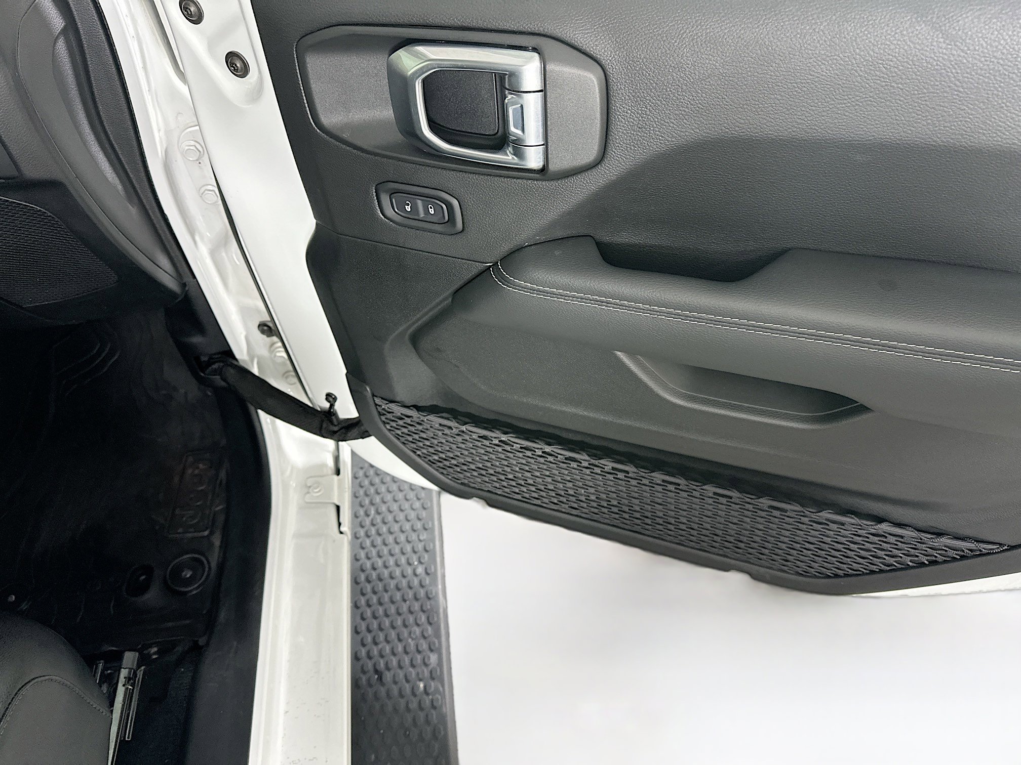 Used 2023 Jeep Wrangler Sahara w/ Cold Weather Group image 30