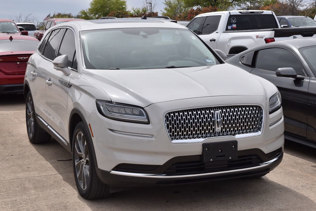 Used 2023 Lincoln Nautilus Reserve image 4