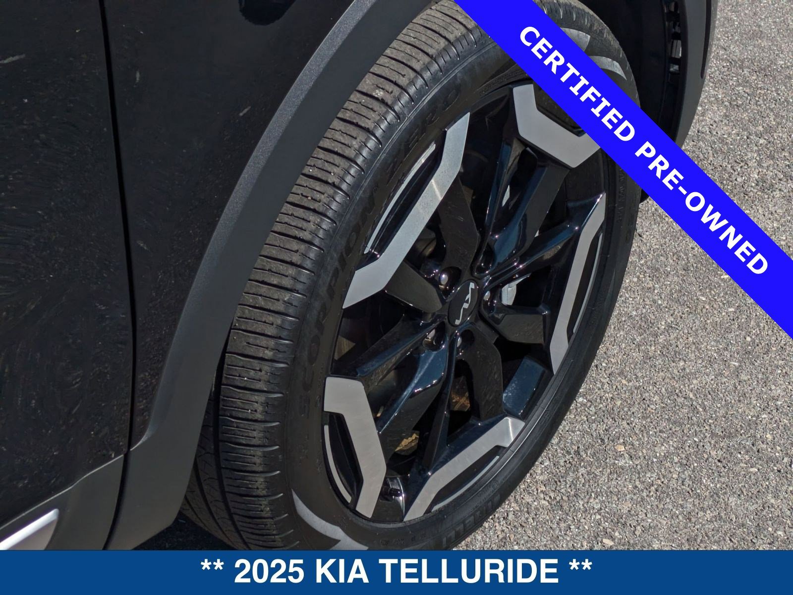 Used 2025 Kia Telluride EX image 12