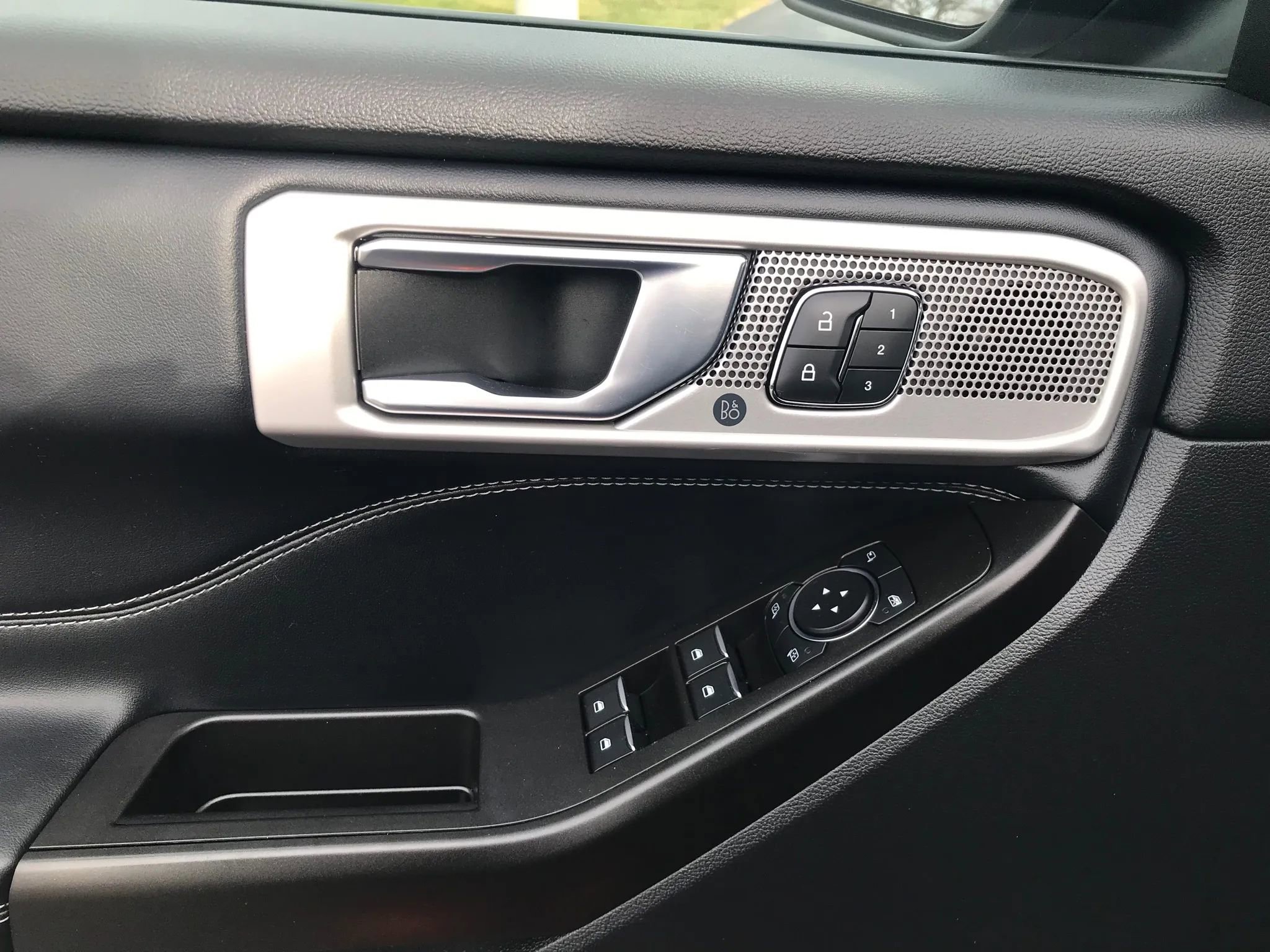 Used 2020 Ford Explorer Limited w/ Class III Trailer Tow Package image 13