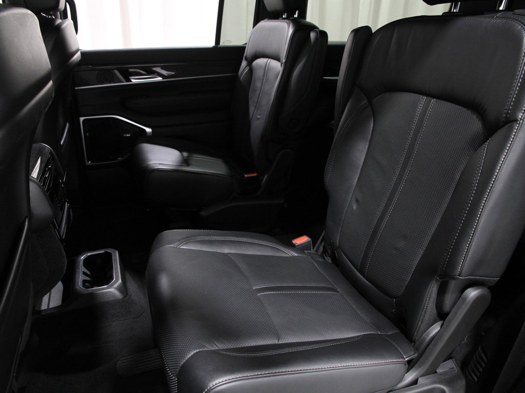 Used 2022 Jeep Wagoneer Series III w/ Premium Group I image 20