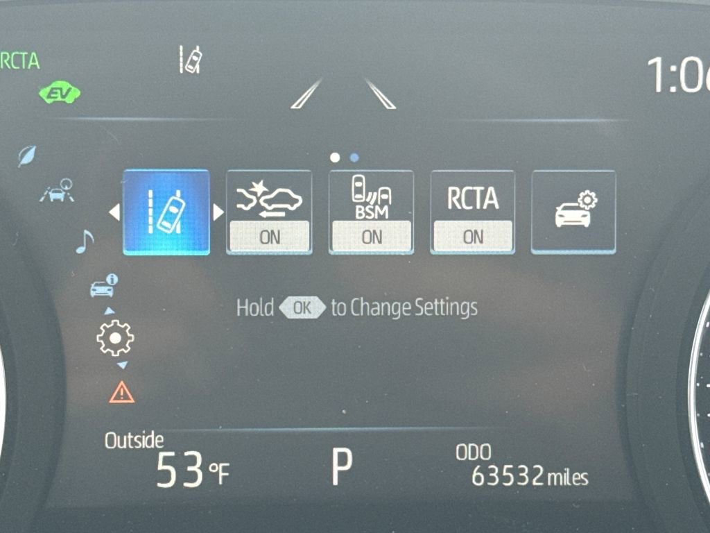 Used 2021 Toyota Avalon XLE w/ Moonroof Package image 18