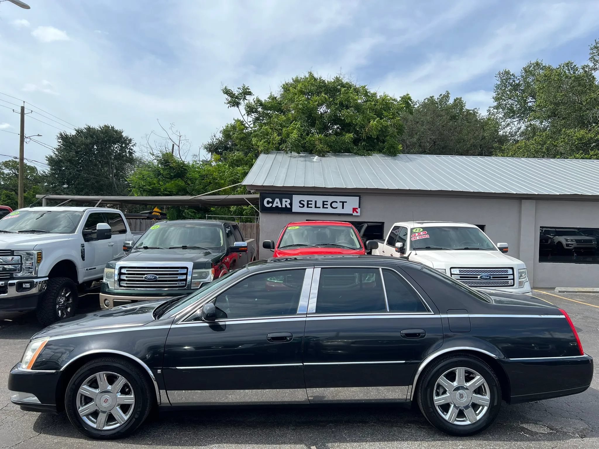 Used 2007 Cadillac DTS Luxury I w/ Sun And Navigation Package FWD image 8