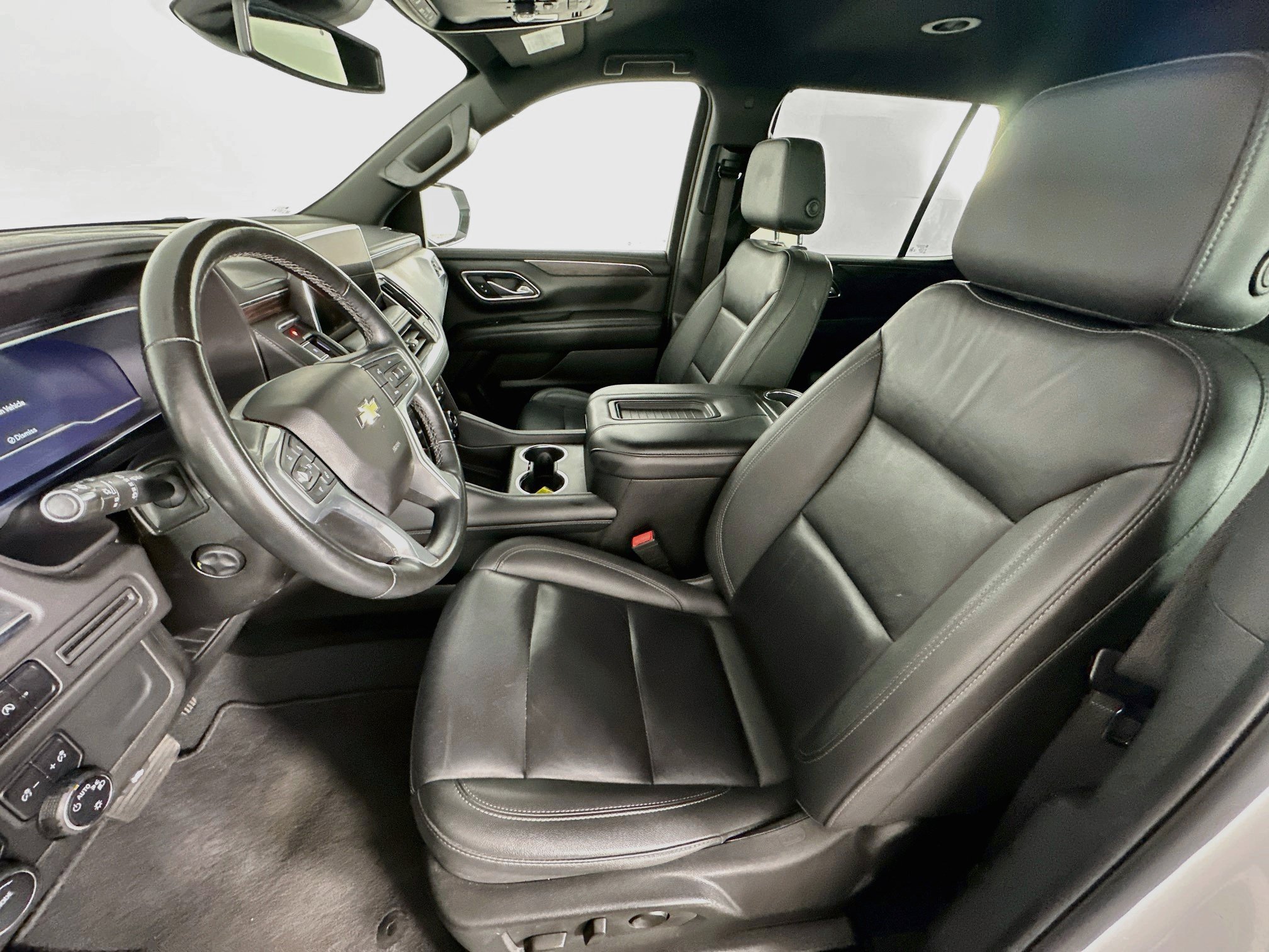 Used 2024 Chevrolet Tahoe LT w/ Luxury Package RWD image 13