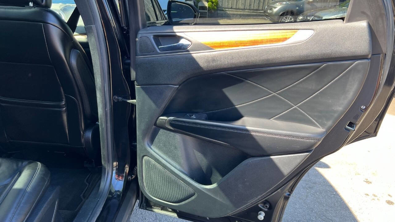 Used 2015 Lincoln MKC FWD w/ Equipment Group 101A Select image 24