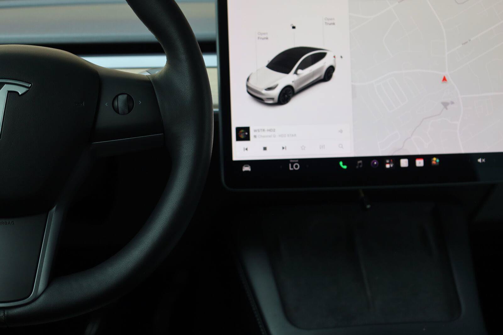 Used 2021 Tesla Model Y Long Range AWD/4WD image 32