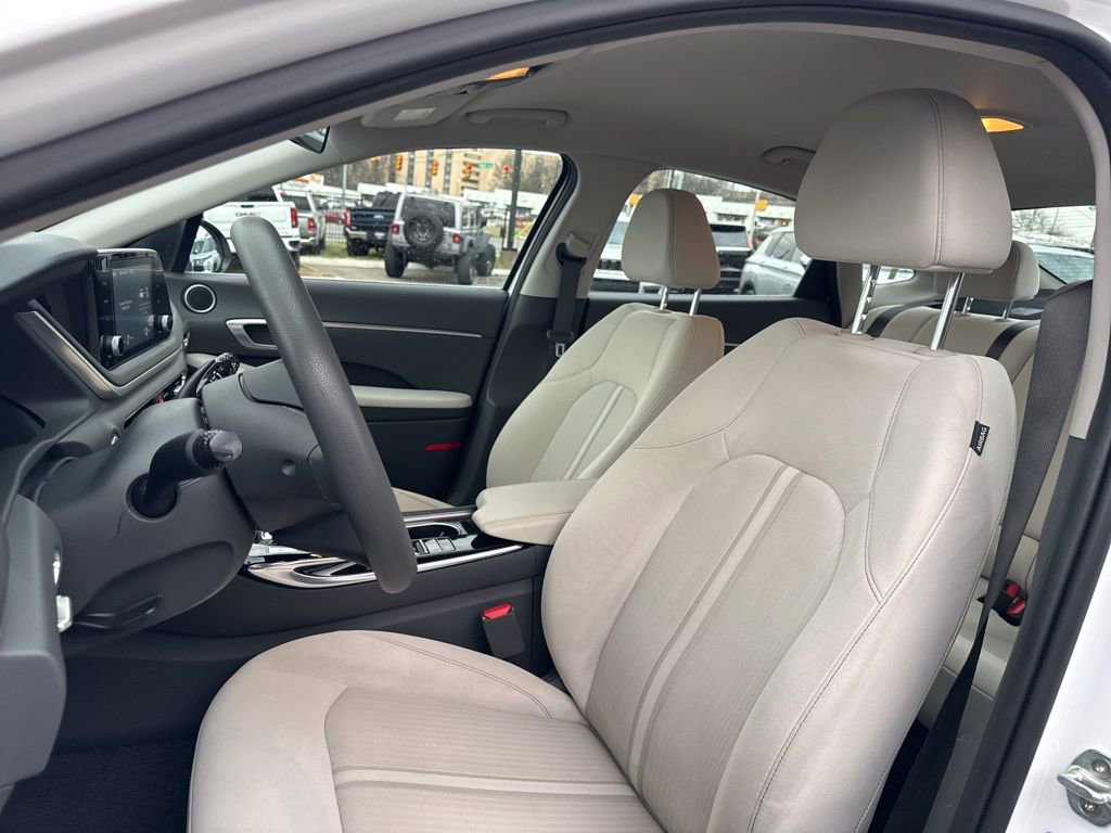 Used 2021 Hyundai Sonata SEL w/ Cargo Package image 19