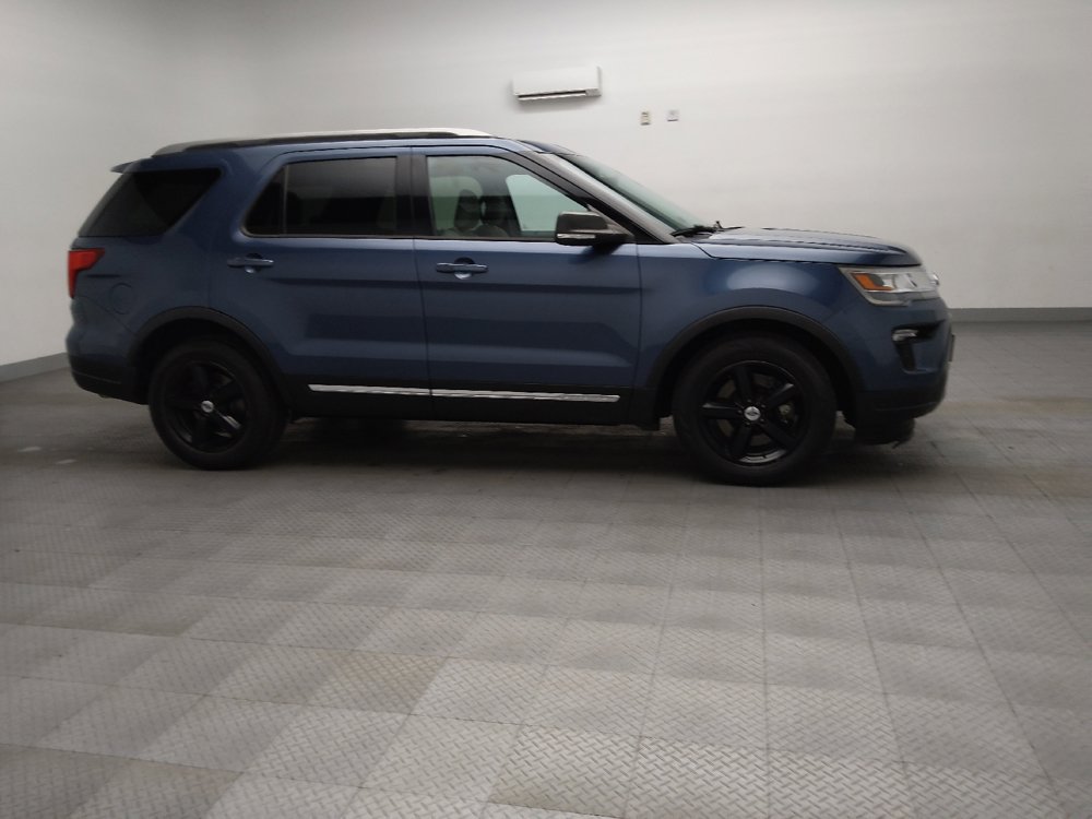 Used 2019 Ford Explorer XLT w/ Equipment Group 201A FWD image 11