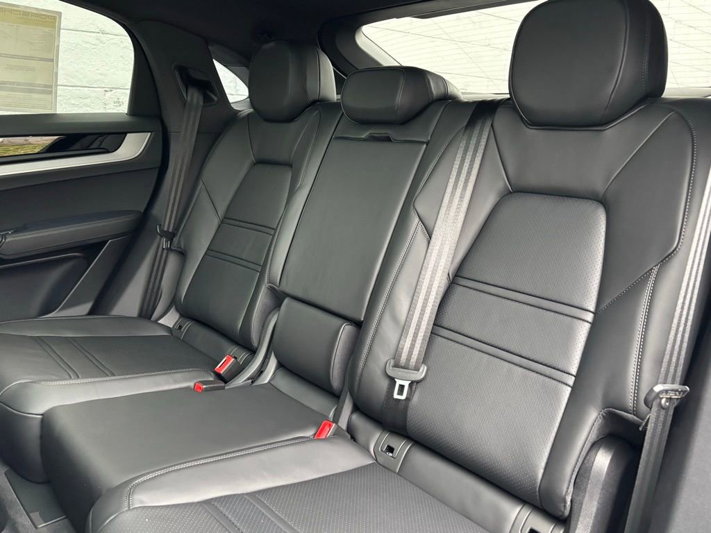 New 2026 Porsche Cayenne S image 7