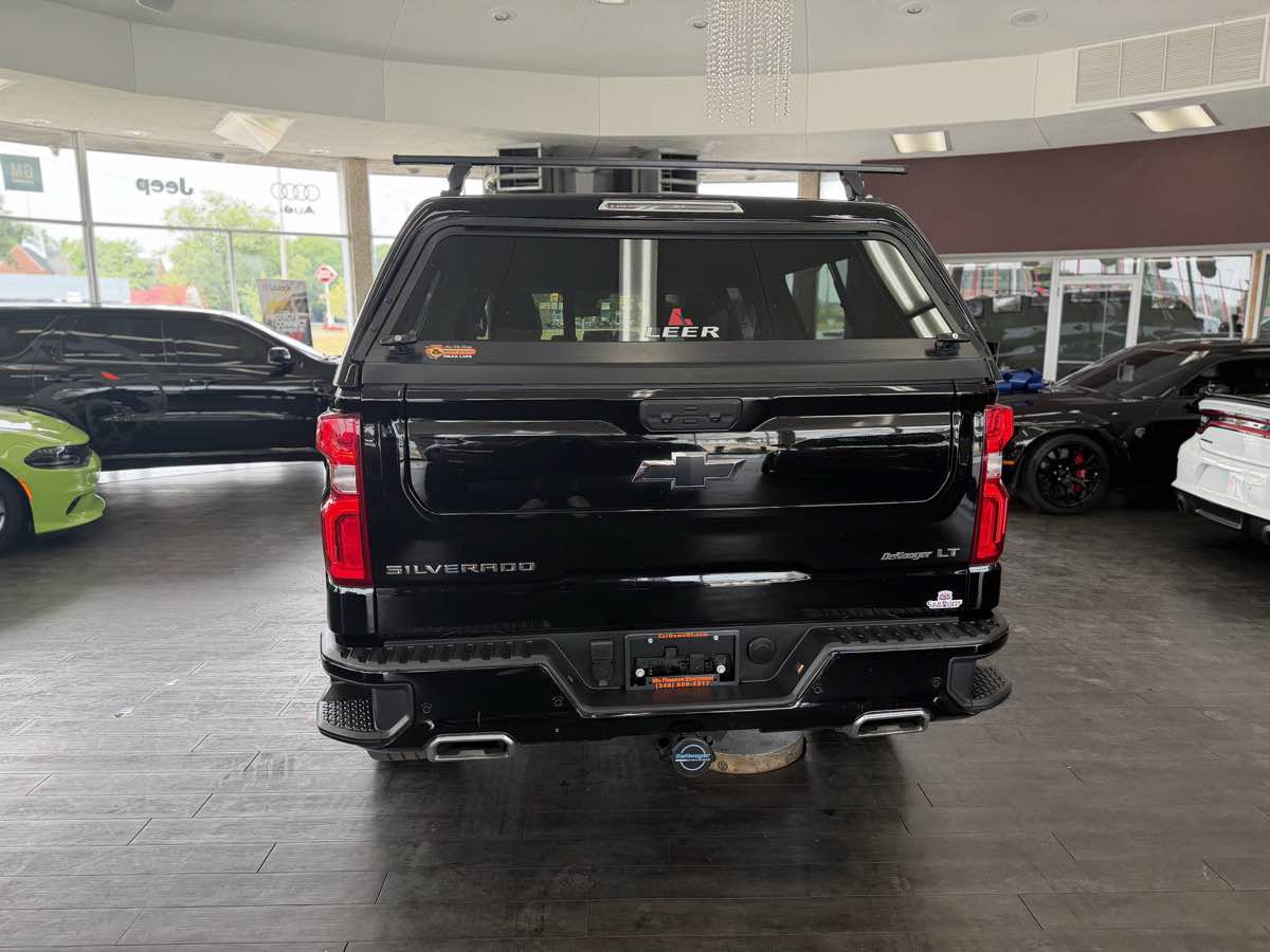 Used 2022 Chevrolet Silverado 1500 LT Trail Boss w/ LT Trail Boss Premium Package AWD/4WD image 7
