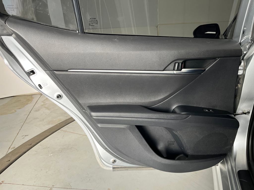 Used 2020 Toyota Camry SE FWD image 27