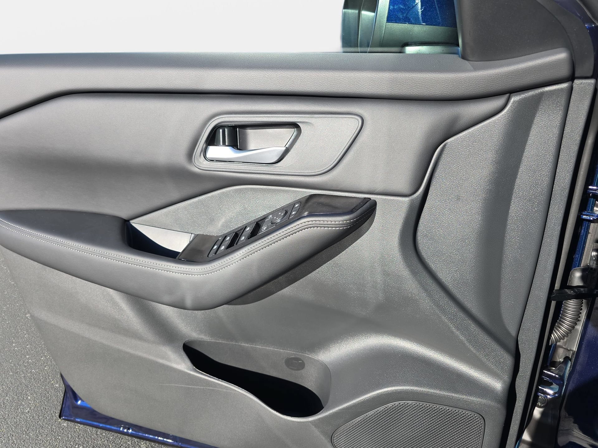 New 2026 Nissan Rogue SV w/ Cold Weather Package FWD image 26