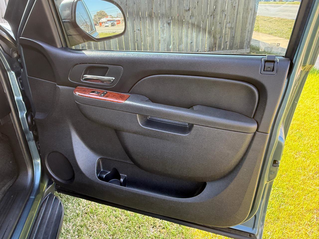 Used 2010 Chevrolet Avalanche LT RWD image 17