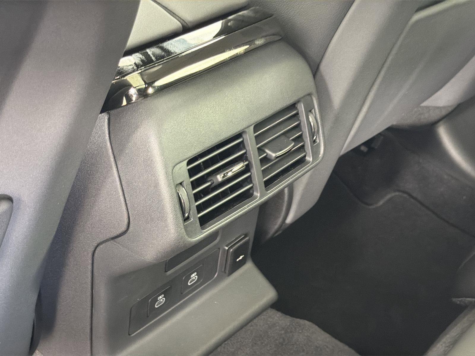 New 2026 Land Rover Range Rover Velar S image 28