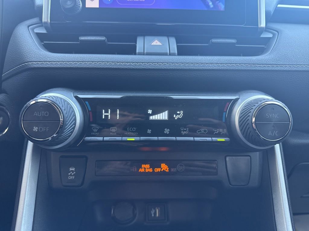 Used 2023 Toyota RAV4 AWD Hybrid image 19