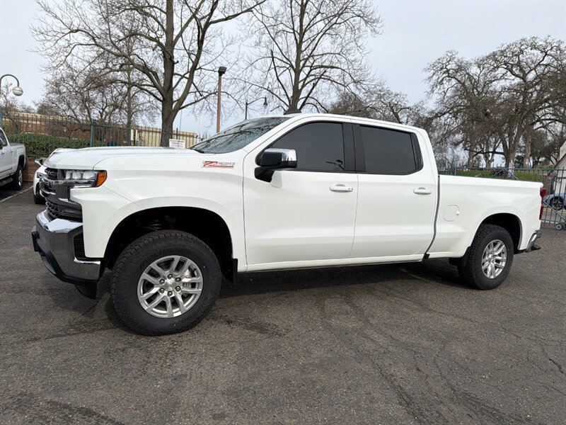 Used 2022 Chevrolet Silverado 1500 LT w/ Z71 Off-Road Package AWD/4WD image 2