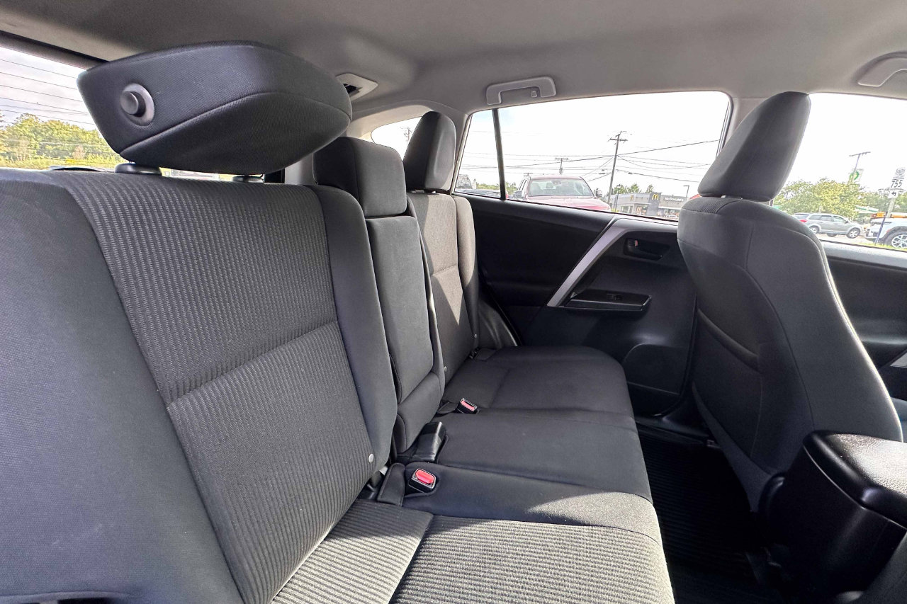 Used 2018 Toyota RAV4 LE w/ All Weather Liner Package image 23