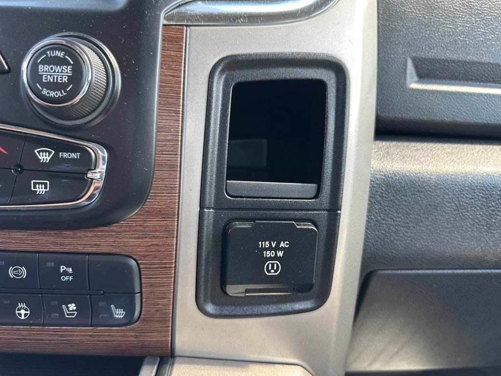 Used 2014 RAM 3500 Laramie w/ Convenience Group AWD/4WD image 39