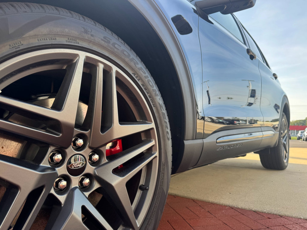 New 2025 Ford Explorer ST image 6