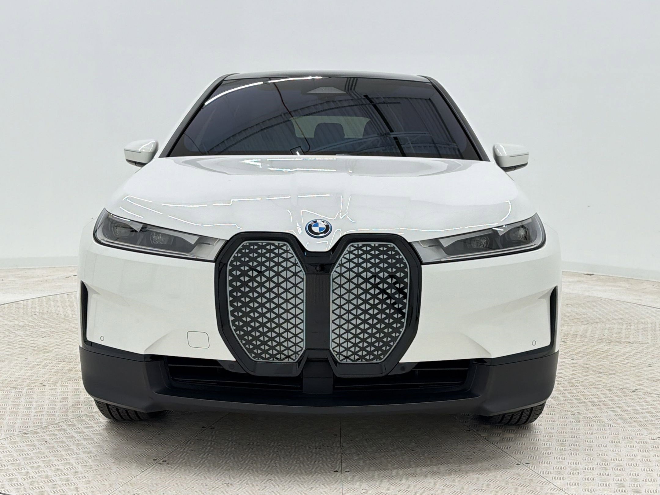 Certified 2023 BMW iX xDrive50 w/ Convenience Package AWD/4WD image 6
