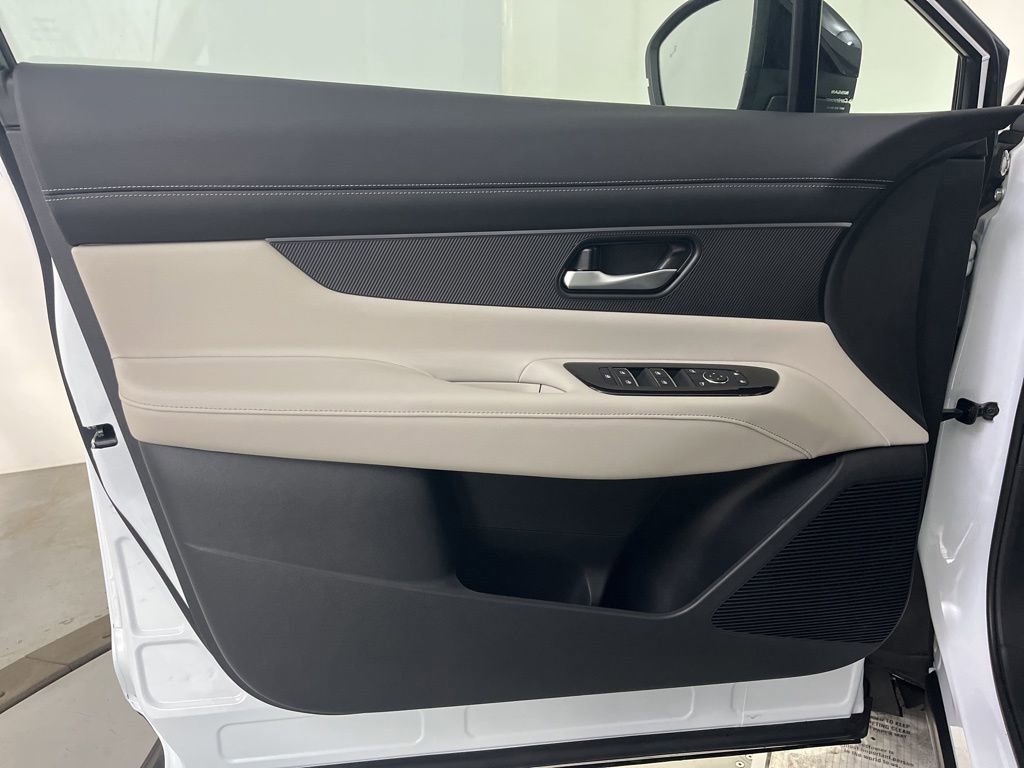 Used 2025 Nissan Murano SV image 27