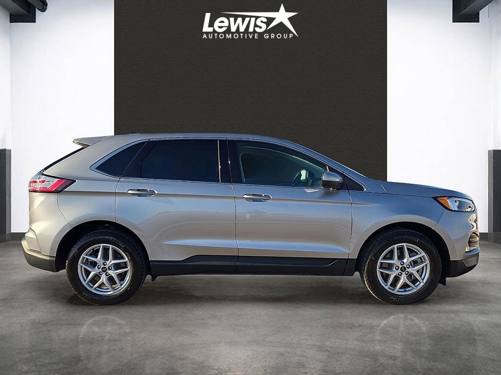 Used 2024 Ford Edge SEL w/ Convenience Package image 5