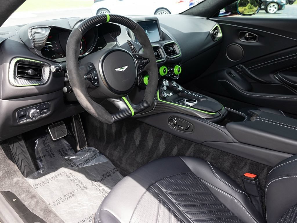 Used 2023 Aston Martin V12 Vantage RWD image 22