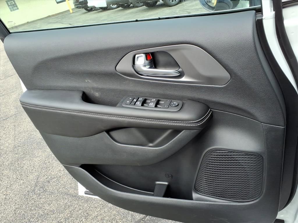 New 2026 Chrysler Voyager LX FWD image 15