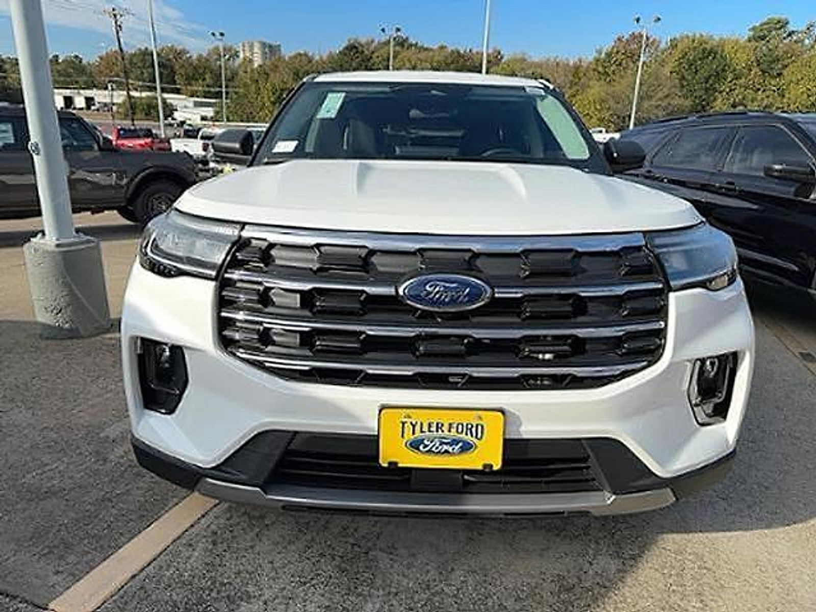 New 2026 Ford Explorer Active w/ Active Comfort Package RWD image 4