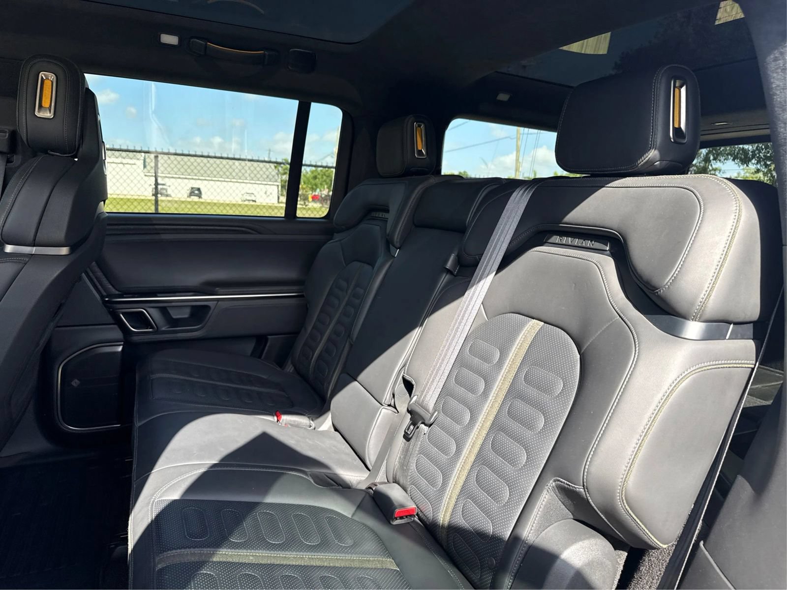 Used 2023 Rivian R1S Adventure AWD/4WD image 10
