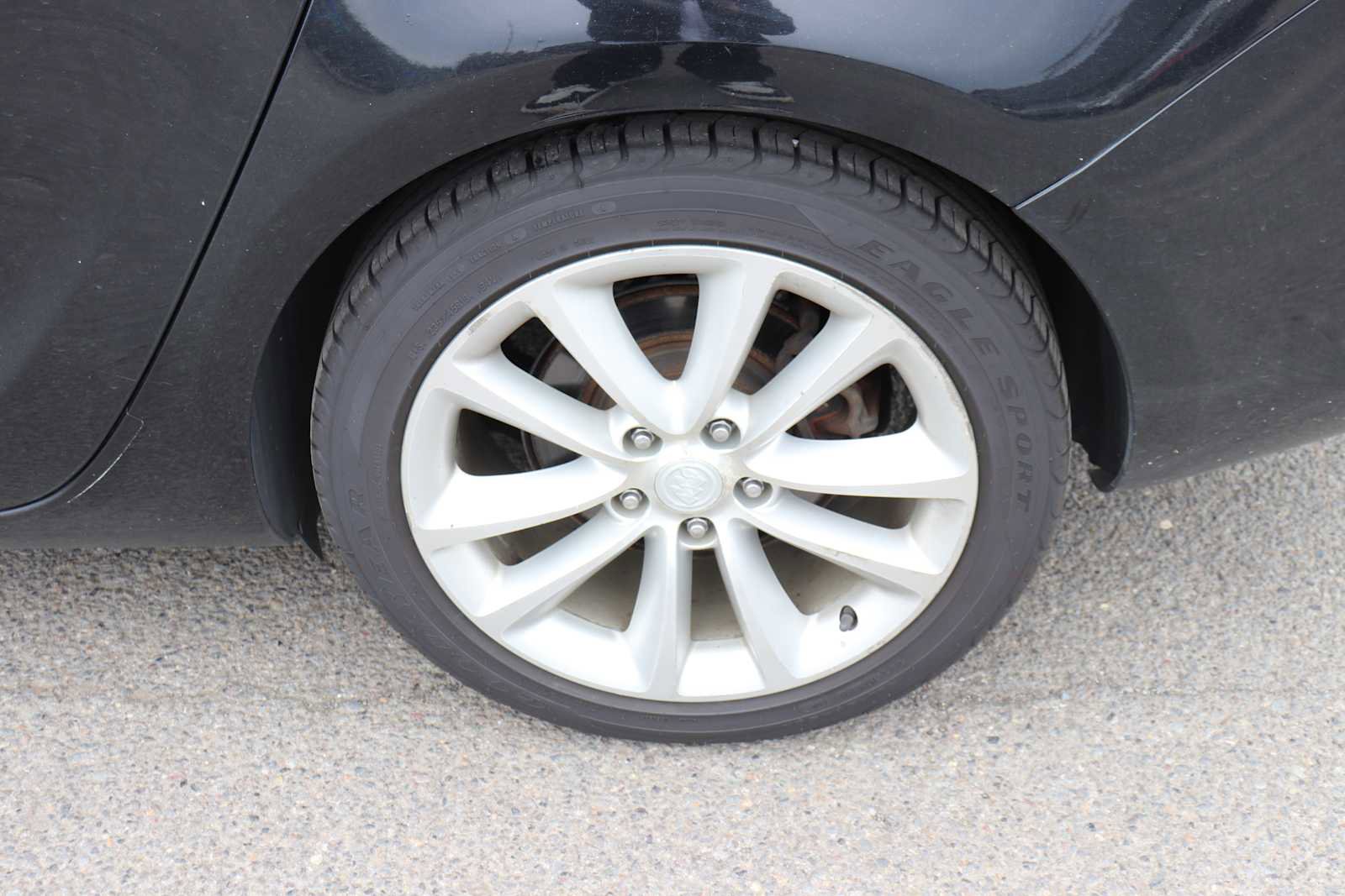 Used 2012 Buick Verano Leather FWD image 9