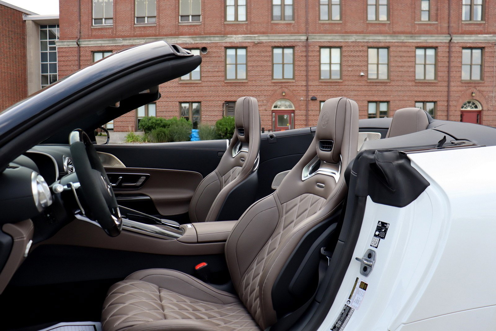 Used 2025 Mercedes-Benz SL 63 AMG 4MATIC image 14