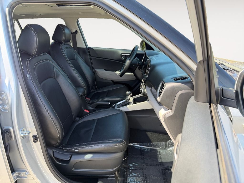 Used 2021 Hyundai Venue SEL w/ Premium Package FWD image 24