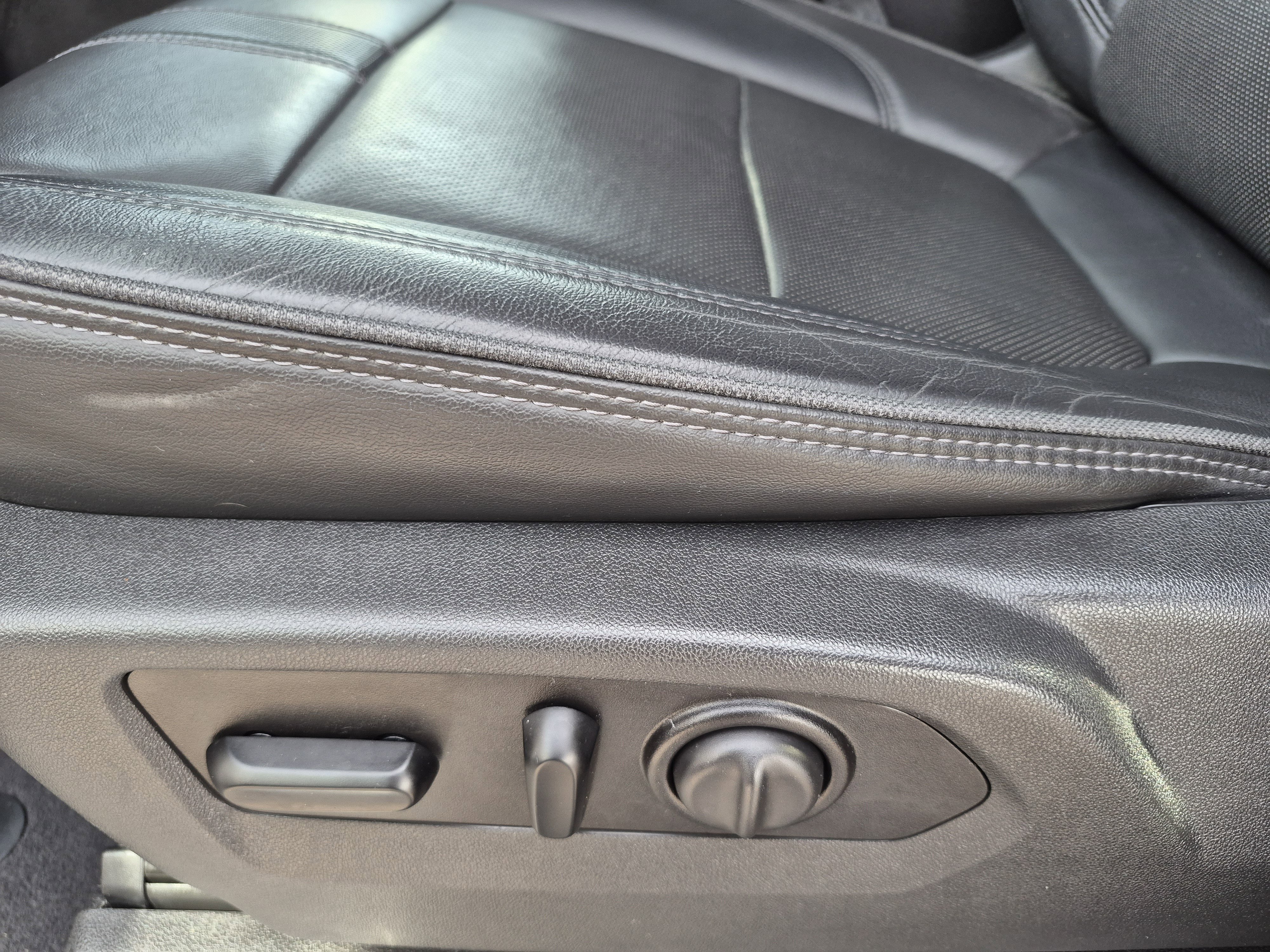 Used 2020 Chevrolet Silverado 2500 High Country w/ Technology Package image 28