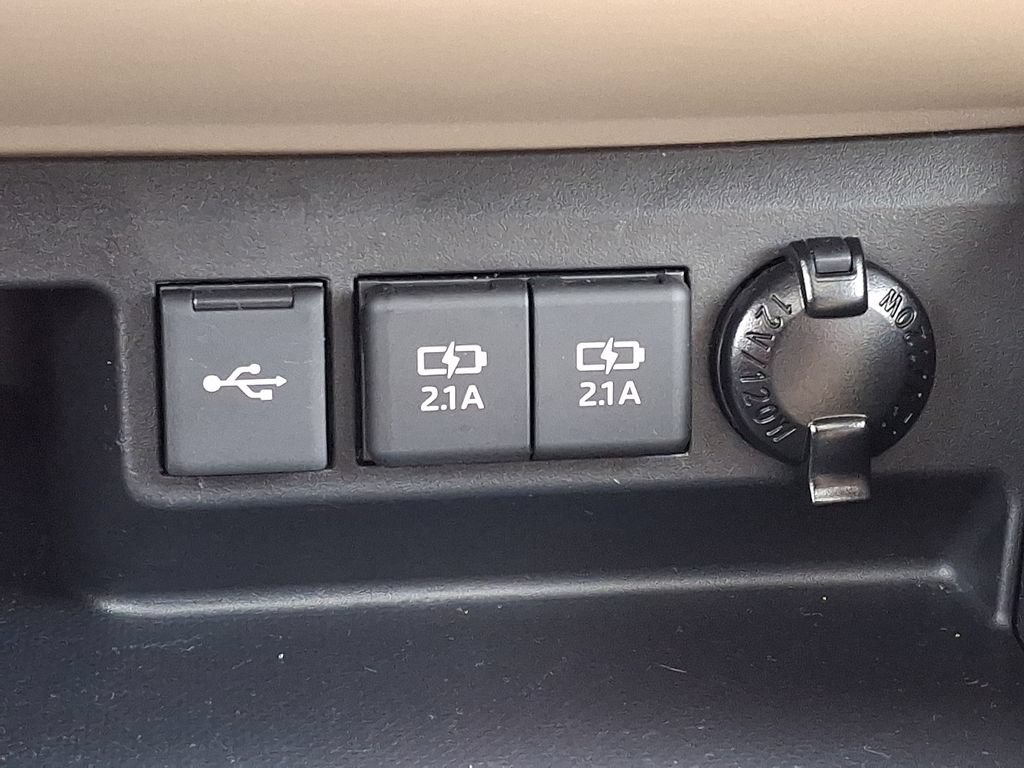 Certified 2020 Toyota Highlander XLE AWD/4WD image 27