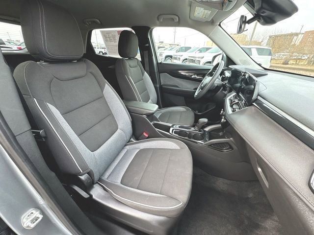 Used 2025 Chevrolet TrailBlazer LT w/ Driver Confidence Package image 26