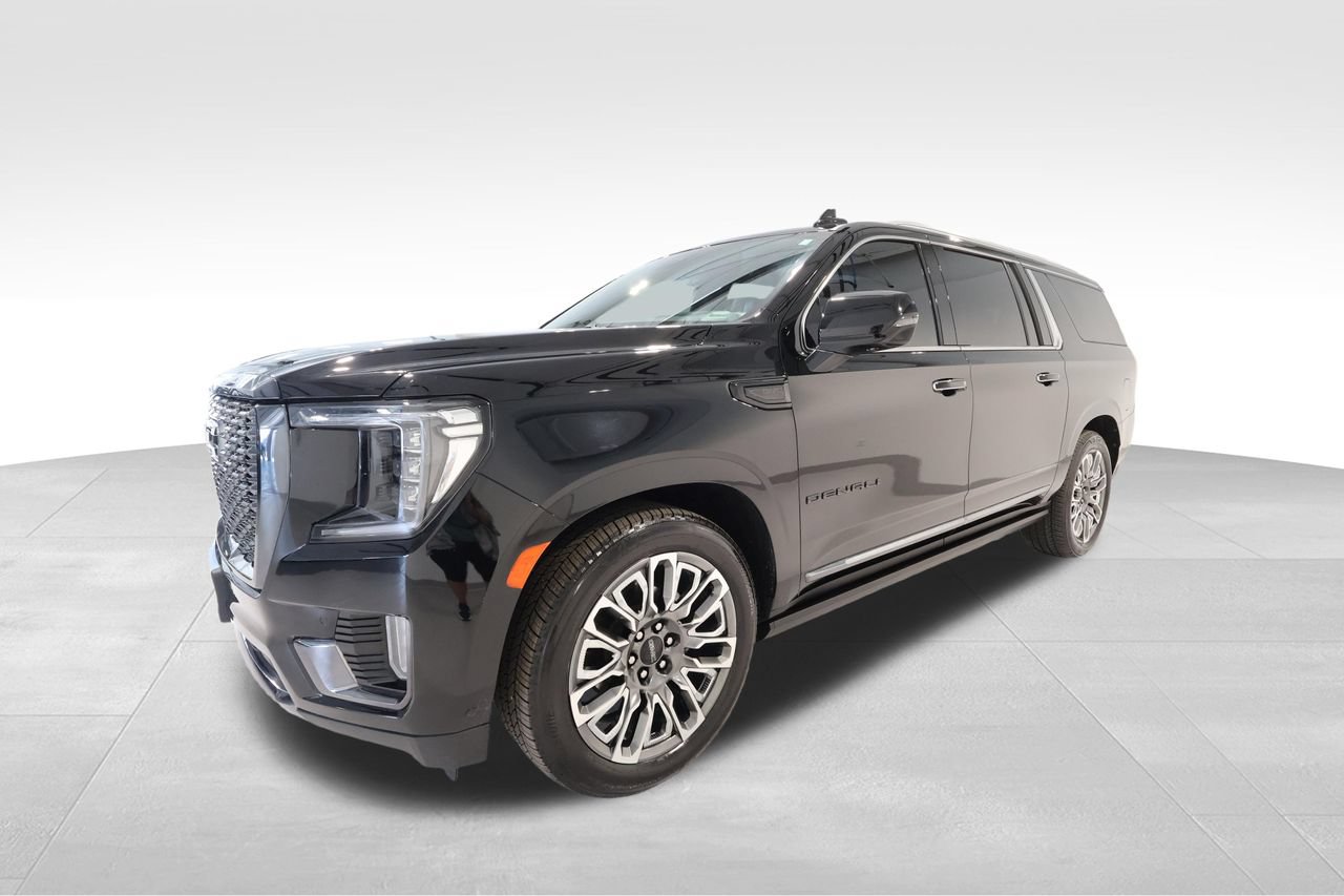 Used 2024 GMC Yukon XL Denali Ultimate AWD/4WD image 8