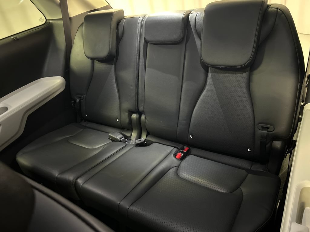Used 2022 Kia Carnival SX Prestige FWD image 24
