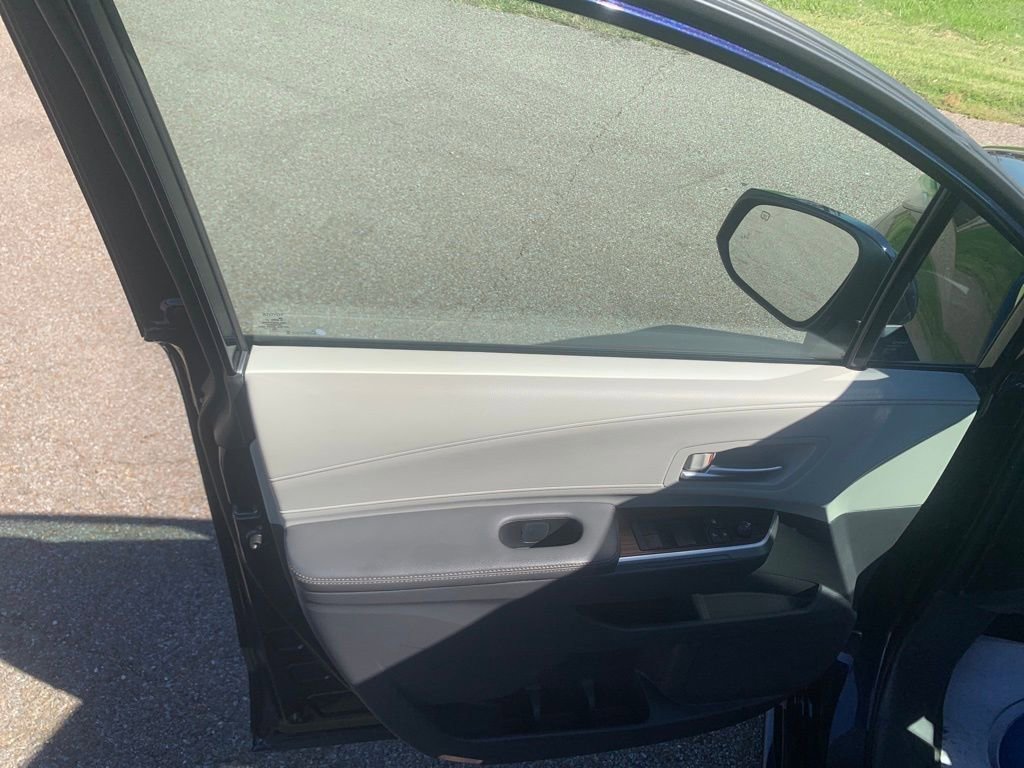 Used 2023 Toyota Sienna XLE image 11