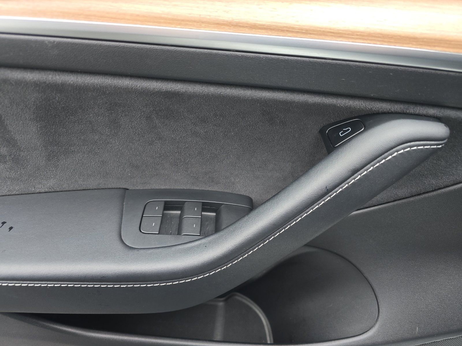 Used 2021 Tesla Model 3 Standard Range Plus image 10