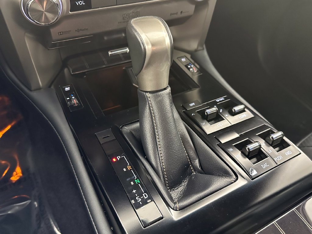 Used 2021 Lexus GX 460 Luxury w/ Accessory Package AWD/4WD image 29