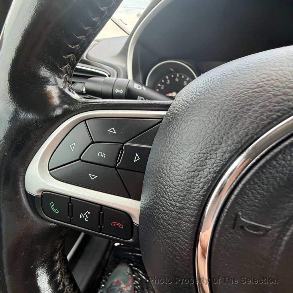 Used 2019 Jeep Compass Limited image 29