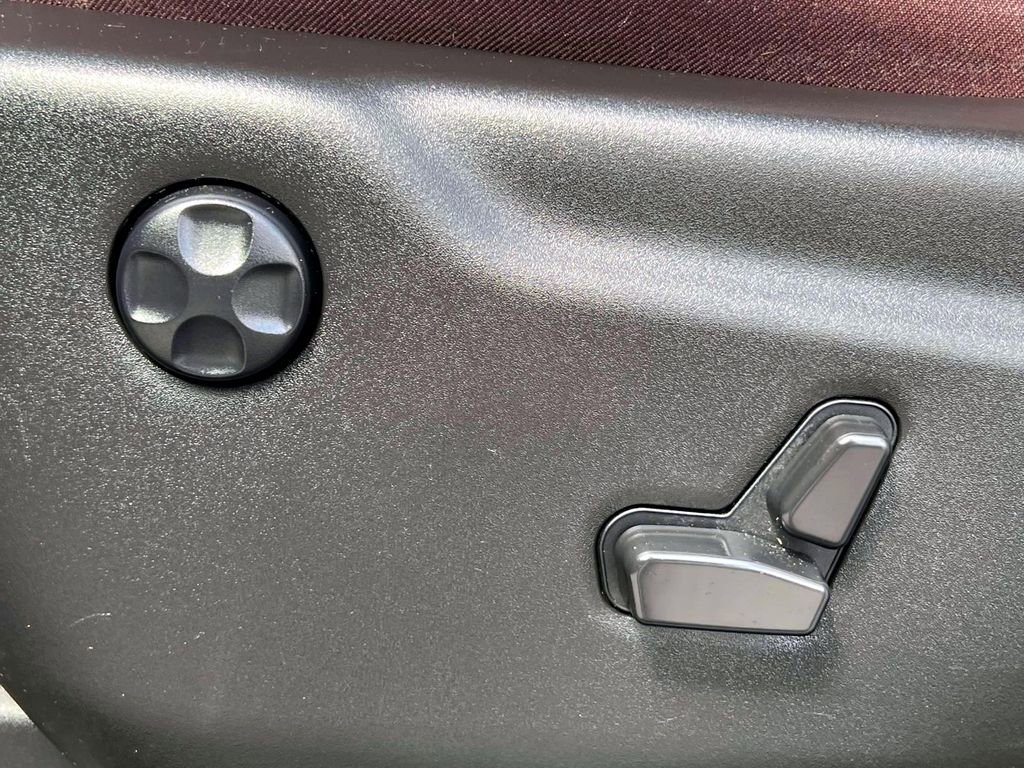 Used 2023 Dodge Durango GT image 19