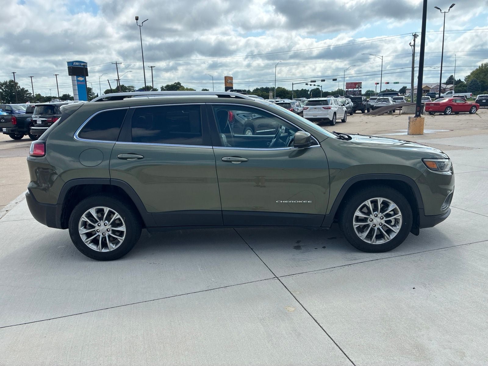 Used 2021 Jeep Cherokee Latitude Lux FWD image 7