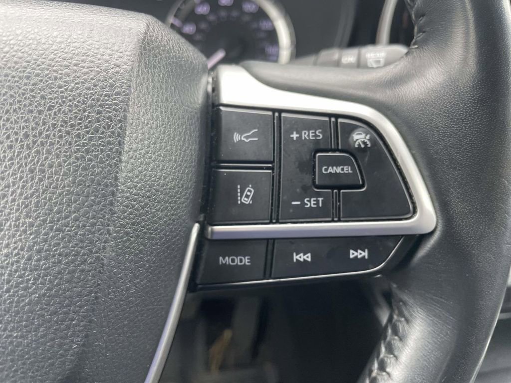 Used 2023 Toyota Highlander LE image 33