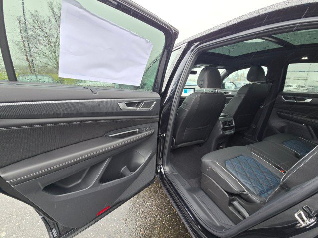 New 2026 Volkswagen Atlas Cross Sport SEL Premium R-Line AWD/4WD image 19